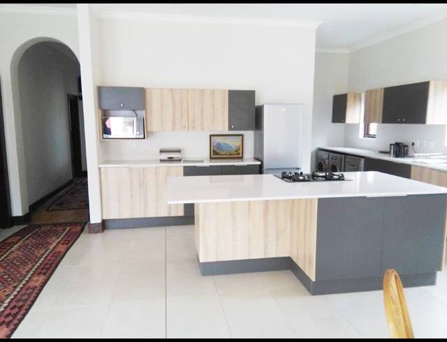 4 BEDROOM HOUSE RENTED IN RICHMOND HILL